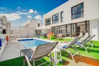 SunnyVillas 4BR New Villa Private Pool in Pernera - B&B Protaras