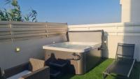 SunnyVillas 4BR New Villa Private Pool in Pernera - Chambres d'hôtes Protaras