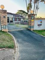 Emangwaneni Guest House - Bed and Breakfast Kloof