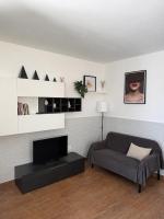 2-Bedroom Apartment 1-Minute Walk to the Beach - B&B Almería
