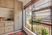 Afro-chic! Modern! Luxury garden home! - Chambres d'hôtes Johannesbourg