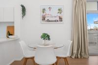 Hidden Oasis! 2Bed/2Bath/1Car ~ 5mins to CBD - Chambres d'hôtes Brisbane
