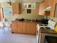 Equipped Guesthouse Near Oakridge Mall - B&B Vancouver