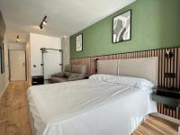 Akasa Rooms Estación - B&B Alicante
