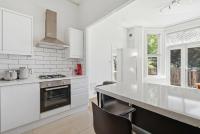 Madeley Oak - B&B Ealing