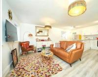 Retro modern 1 Bed Apartment Sleeps 2 -Free Parking -WiFi & Tv - Ferienwohnung Royal Sutton Coldfield