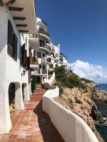 Charming 2BR Apartment On The Cliffs with sea views - Bed and Breakfast Sitges