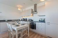 Wembley Getaway - Balcony - Sleeps 8 - B&B Londra
