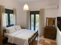 Peri House 3-Min to Beach & Mountain Views - B&B Anavyssos