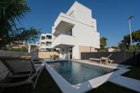 Apartamento de 2 dormitorios con piscina privada
