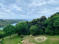 Condo in Krnica with Duga Uvala Sea View - Bed and Breakfast Šegotići