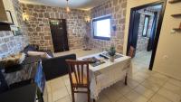 Milos Petra Di Mare - B&B Adámas