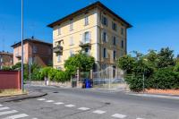 GuestHost - Bright and Cozy Apartment with Parking - B&B Parma