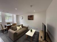 Casa Cove GF Apt with Parking - 5 min to Hospital - B&B Manchester