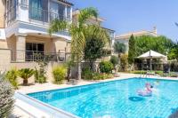 SeaView 6 Bedroom Villa & Private Pool - Chambres d'hôtes Limassol