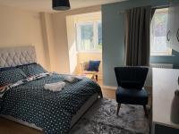 Cypress Homes - Beautiful space , Memorable stay - Chambres d'hôtes Earley