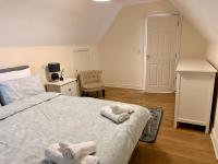 Cypress Homes - Beautiful space , Memorable stay - Chambres d'hôtes Earley
