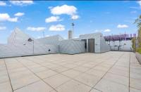 Luxury 1 bedroom apartment- Amazing city skyline views- free parking- pool table- city centre - Bed and Breakfast Birmingham