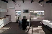 Deluxe One-Bedroom Apartment