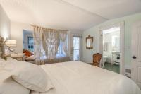 The Cottage and Castle - B&B Chemainus