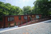 3 Bedroom Cabin with Hot Tub By Travel Lets Holiday Homes Mulroy Bay Resort Kerrykeel - Chambres d'hôtes Kerrykeel