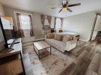 Historic 1BR Apt 2 Queen Beds Near VSU & SGMC - B&B Valdosta