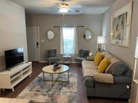 Modern 2BR Townhouse Near SGMC, VSU & Moody AF - B&B Valdosta