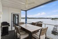 3B 2B Lakefront SeasonalPool Hot Tub Dock - Chambres d'hôtes Lake Ozark