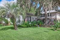 Charming St Augustine Oasis with Game Room for Family fun - Chambres d'hôtes Saint Augustine