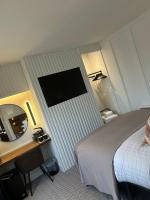 Bromielaw Room Only Accommodation - B&B Seahouses