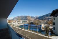 Two-Bedroom Apartment with Balcony and Lake View