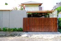 Swarna Umalas Modern 4BR Villa w Pool - Bed and Breakfast Canggu