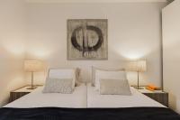 Enjoy Apartments Joan Miro - Bed and Breakfast Barcelona