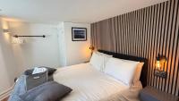 Westons Hideaway, 2 Bed, Free Parking, 6 mins walk to beach, - Chambres d'hôtes Weston-super-Mare