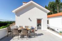 Stone Walls & Sunlit Terrace Retreat by HostWise - B&B Pedroso