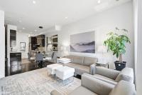 Bayview Townhouse 2BR & Parking - B&B Toronto