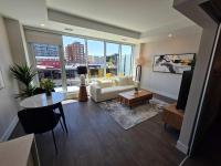 HFX Penthouse 1 BR 6 appliances and huge patio - Chambres d'hôtes Halifax