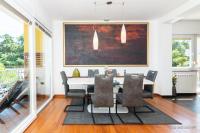 Residence Almarea - Three-Bedroom Apartment with Balcony - Chambres d'hôtes Izola