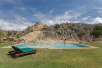 Barton Blue Crane near Hermanus Pool Hot Tub - Bed and Breakfast Botrivier