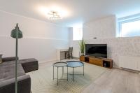 New Spacious Design Studio 7 Min Walk to Old Town - B&B Riga