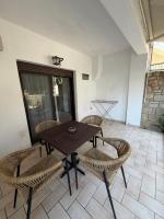 Aurora Apartment - Chambres d'hôtes Áfytos