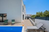 Villa Ana Pool & Terrace - Chambres d'hôtes Vodice