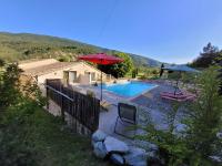 Gite de la Méouge, Domaine de la Méouge, piscine et accès direct rivière - Chambres d'hôtes Barret