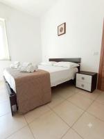 Free Parking a 100 mt dal mare-Wave HuoSe - Bed and Breakfast Pesaro