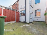 Fully Furnished 3 Bedroom House in Preston with Free Street Parking and WiFi Ideal for Contractors and Families by North West Accommodation - Chambres d'hôtes Preston