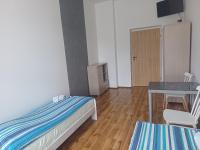 Chambre Lits Jumeaux avec Salle de Bains Commune