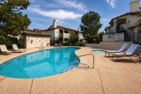 Summerlin Vegas Pool Condo w/ Hot Tub & Games - Bed and Breakfast Las Vegas