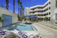 Beachfront Scarborough Retreat w Pool & Sauna - Bed and Breakfast Perth