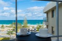 Sandcastles Penthouse w Pool & Sauna! - Bed and Breakfast Perth