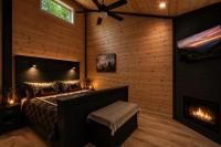 Black Bear Lodge - Fire Pit - Hot Tub - B&B Cosby
